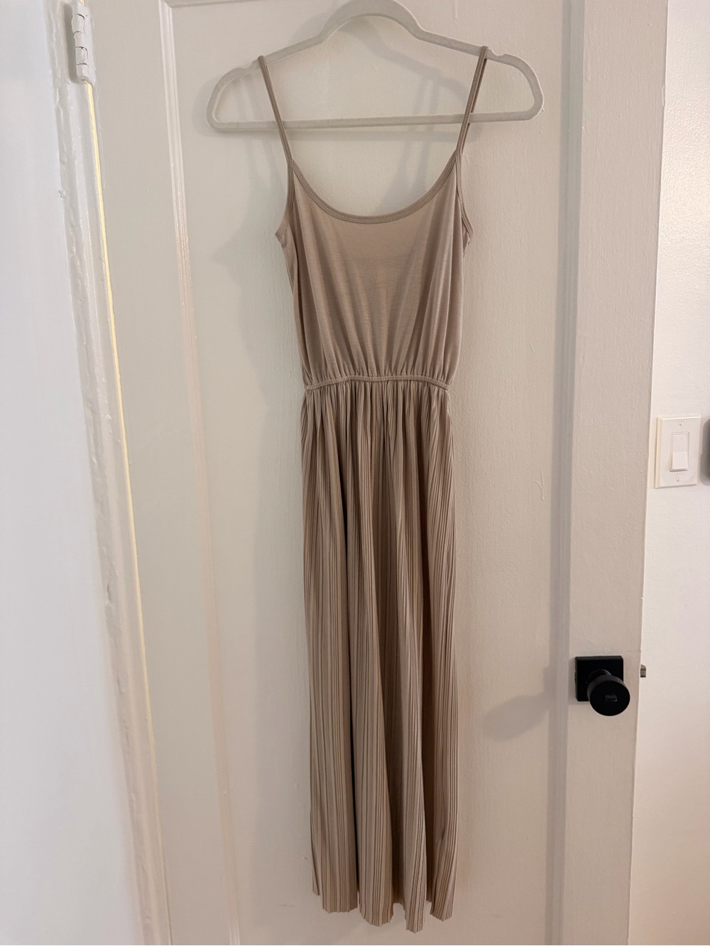 OAK + FORT Taupe Spaghetti-Strap Pleated Maxi Dress
